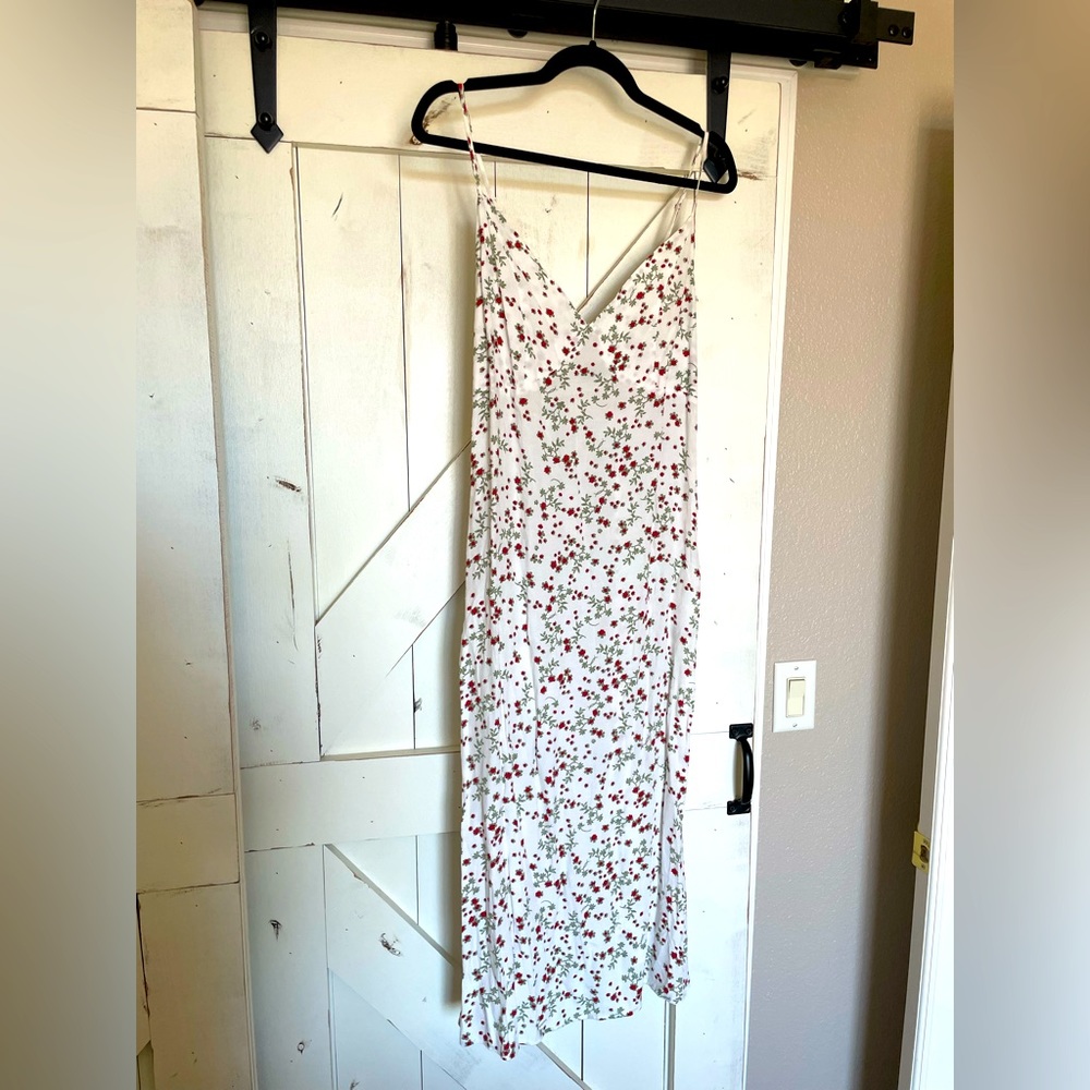 Cotton On, size Medium. Spaghetti strap midi/maxi summer dress! Worn once.